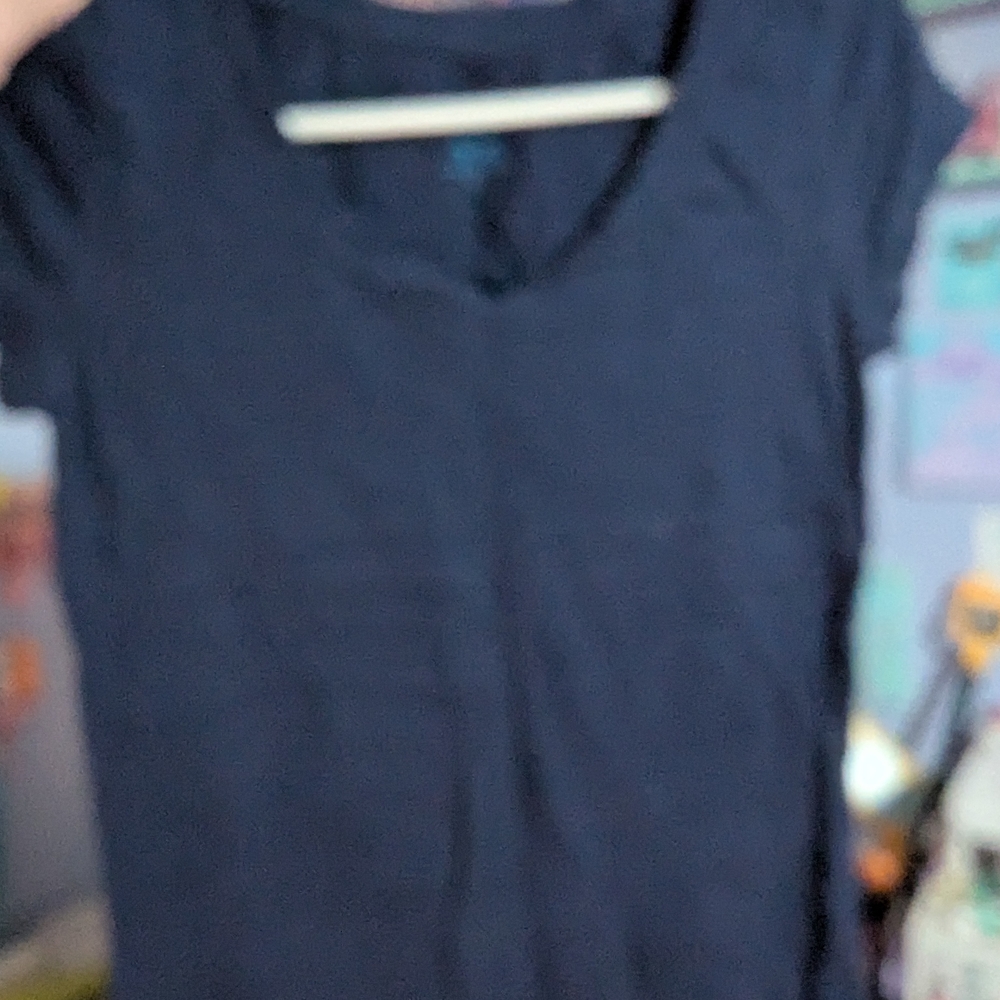 T Shirt Bundle 4 Shirts. V-Neck Short Sleeve Tee - Picture 5 of 8